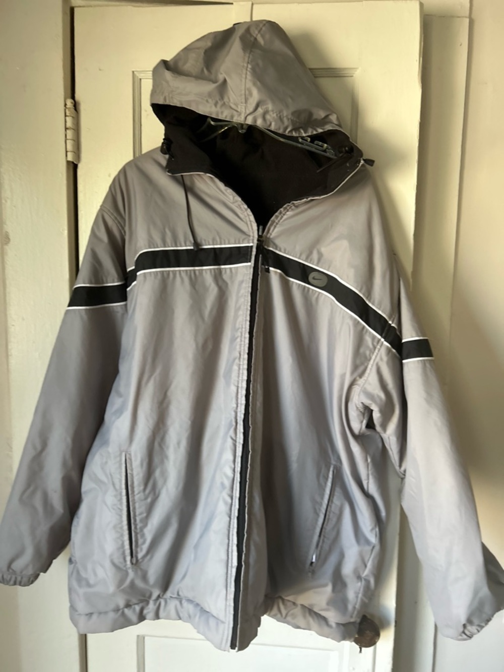 Nike Men's Y2K Reversible Light Gray/Black Hooded Windbreaker Jacket